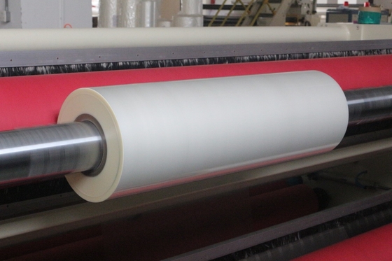 Folha de laminamento de papelão impresso Suave e transparente 25.4mm núcleo de papel de lados duplos Tratamento de corona