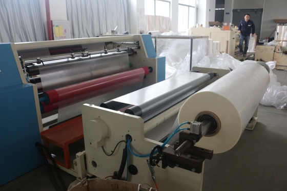 Película de laminação térmica BOPP garantida com núcleo de papel de 3 "e tamanho de rolo de 350 mm * 3000 m